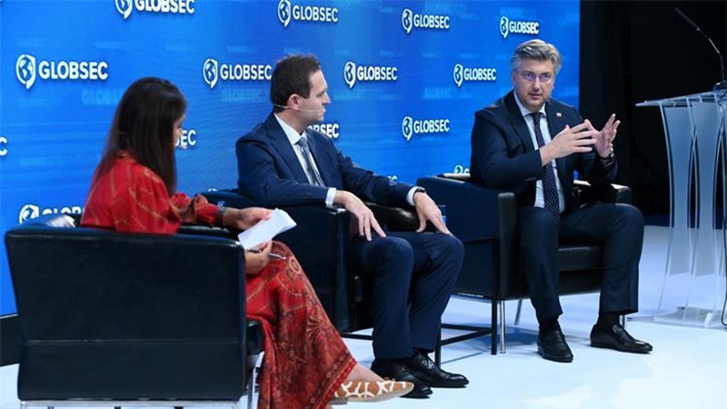 It is crucial to maintain political unity of the West in terms of political, financial and military support for Ukraine